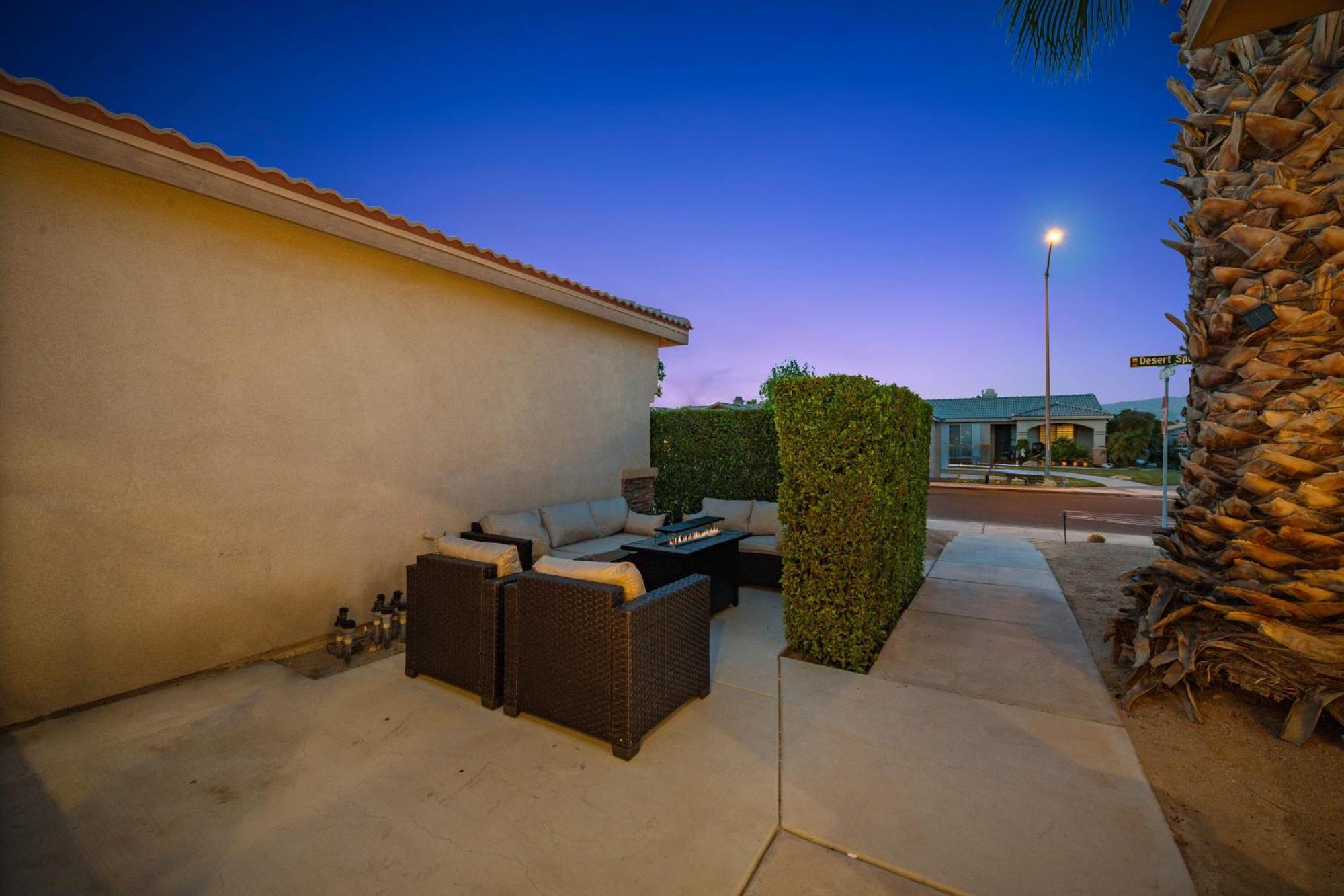 Casa Desert Muse With Heated Pool Spa Firepit Mini Golf And Games Indio Luaran gambar